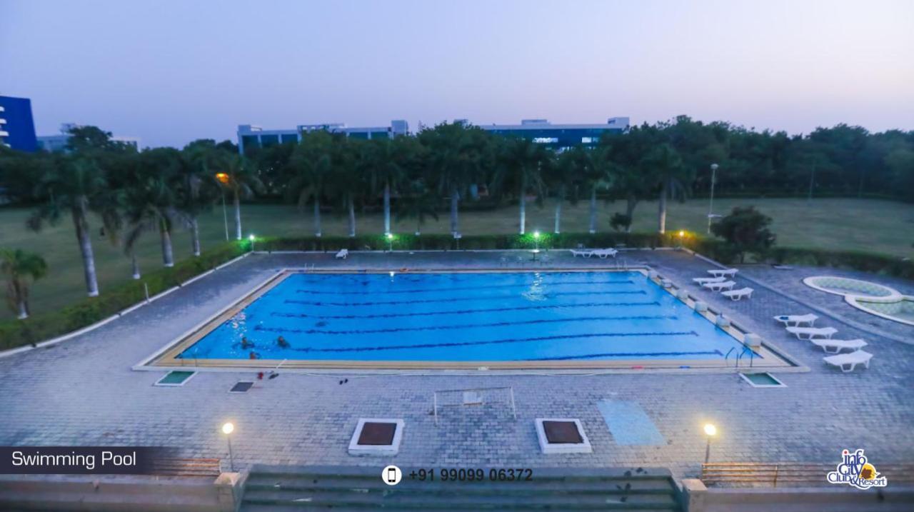 Infocity Club And Resort Gándhínagar Exteriér fotografie